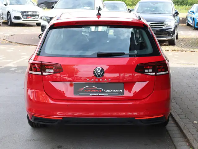 Volkswagen Passat view 9