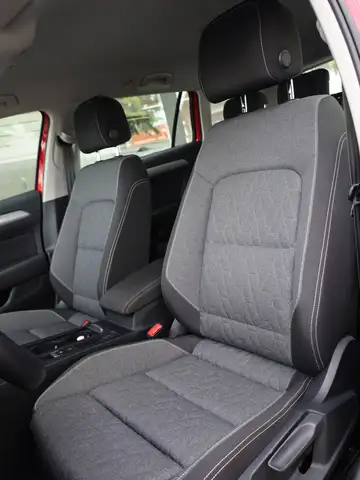 Volkswagen Passat view 13