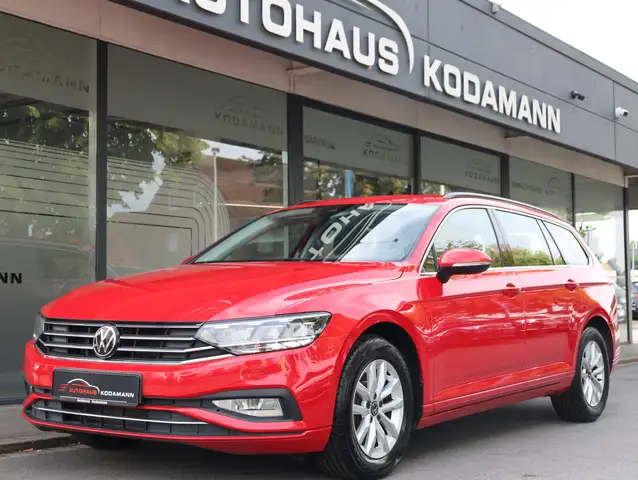 Volkswagen Passat view 6