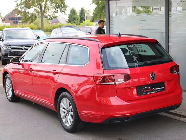 Volkswagen Passat view 7