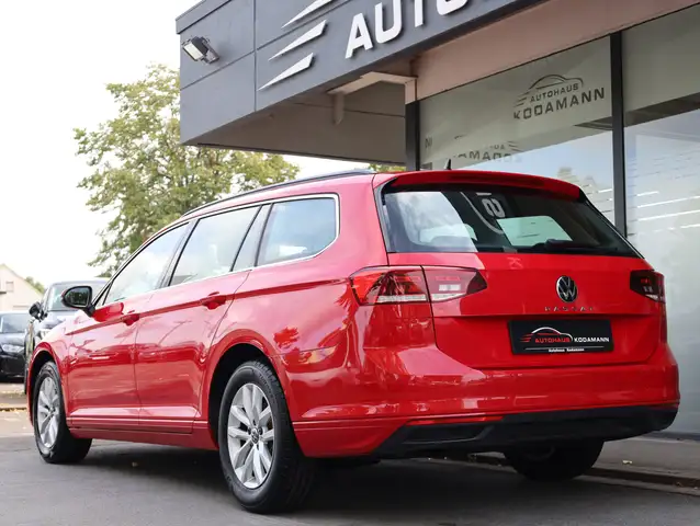 Volkswagen Passat view 8