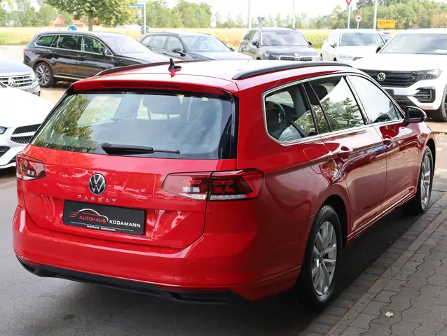 Volkswagen Passat view 10