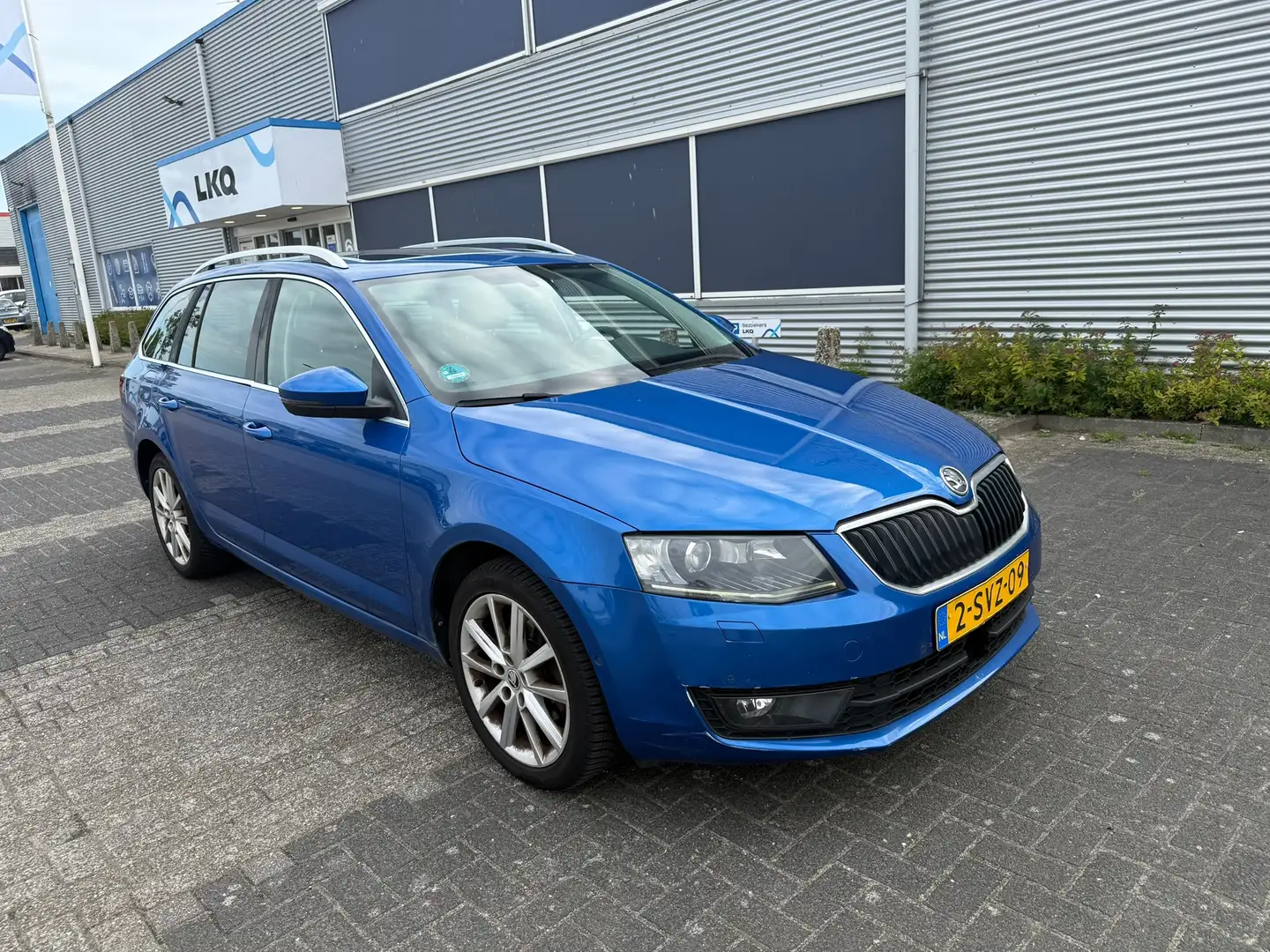 Skoda Octavia Combi 1.4 TSI Greentech Elegance Businessline auto Blauw - 2