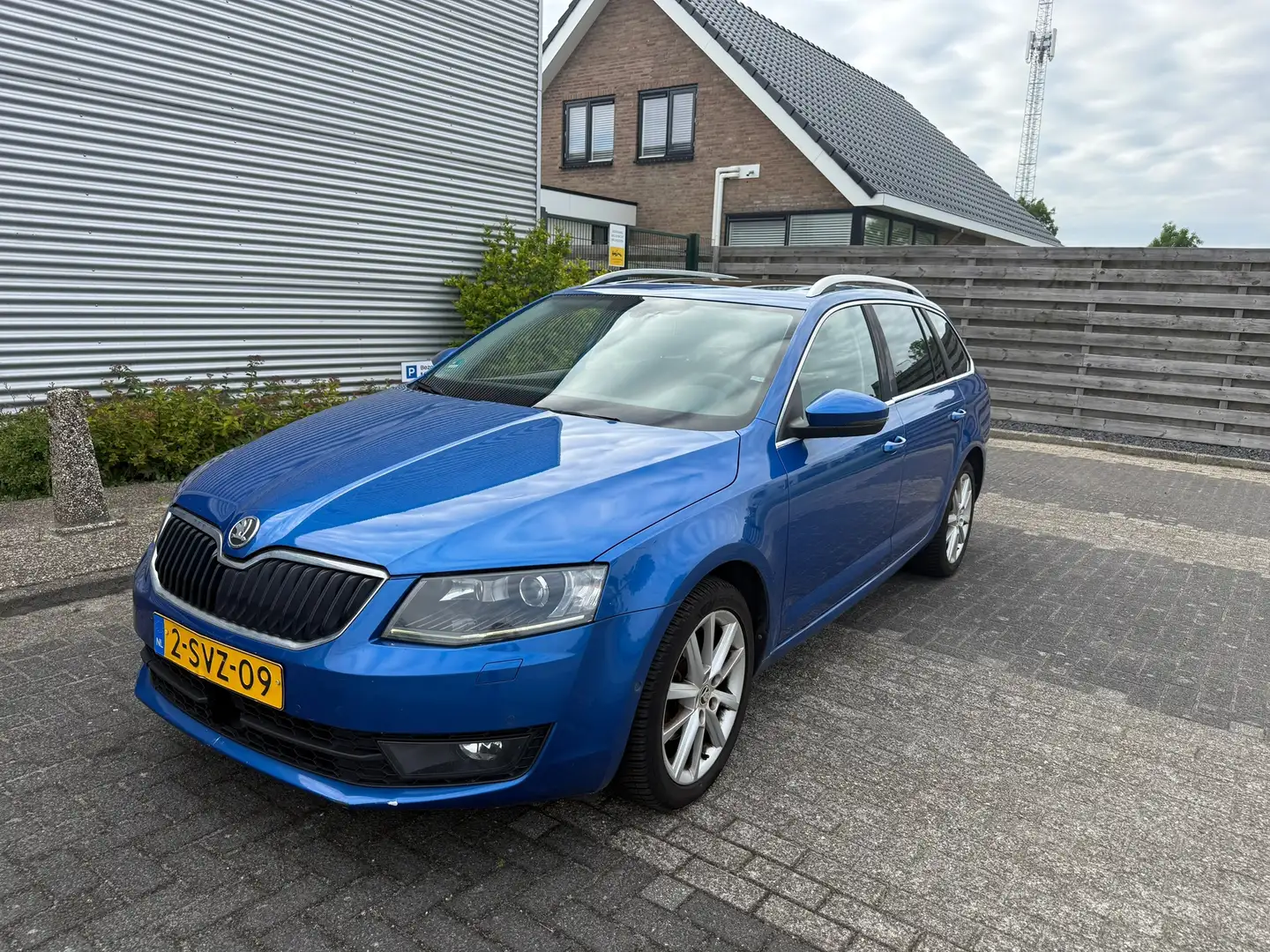 Skoda Octavia Combi 1.4 TSI Greentech Elegance Businessline auto Blauw - 1