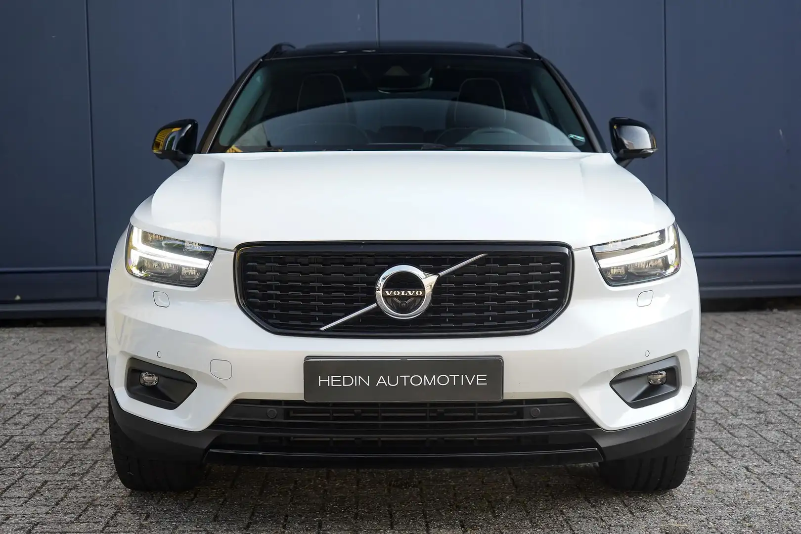 Volvo XC40 2.0 T5 AWD R-Design | Trekhaak | Panoramadak | 360 Wit - 2
