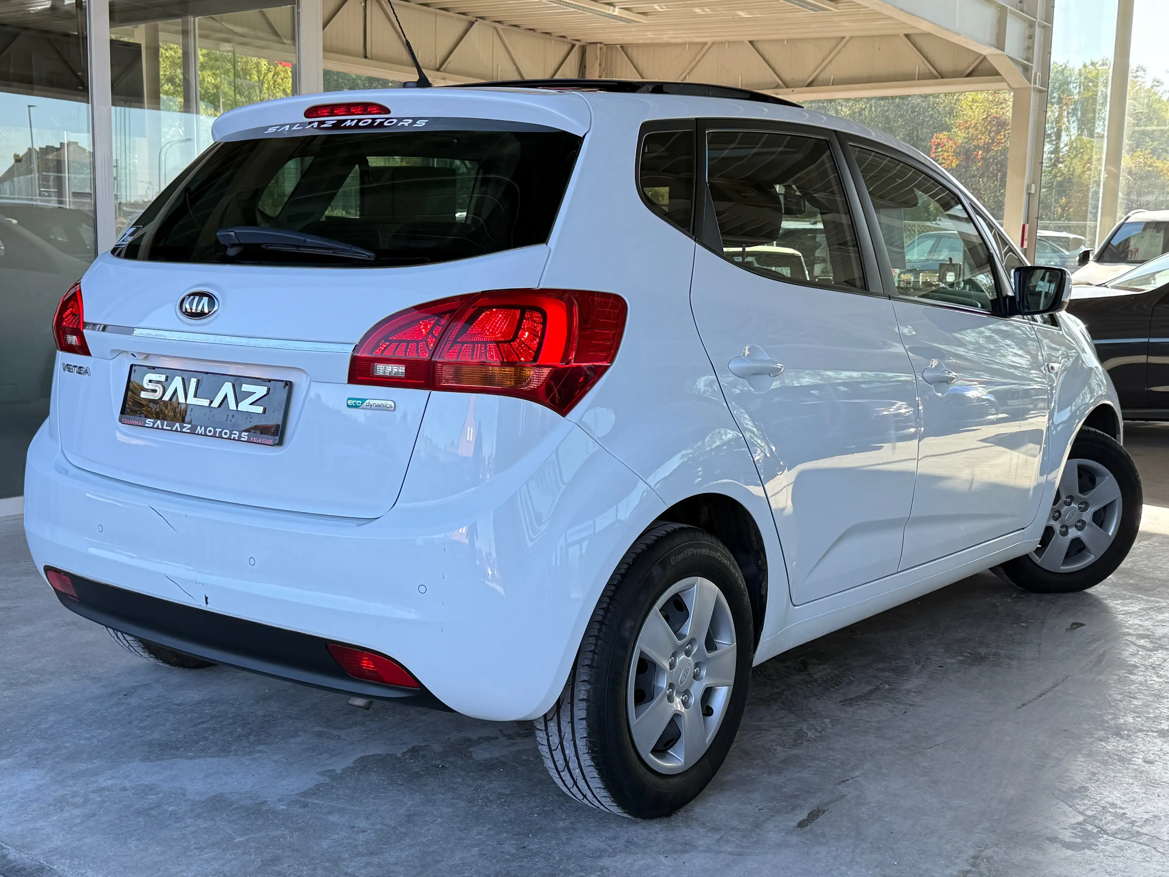 Kia Venga Venga 1.4i World Edition_NAVI_PANO_SEMICUIR_LED_ — photo 3