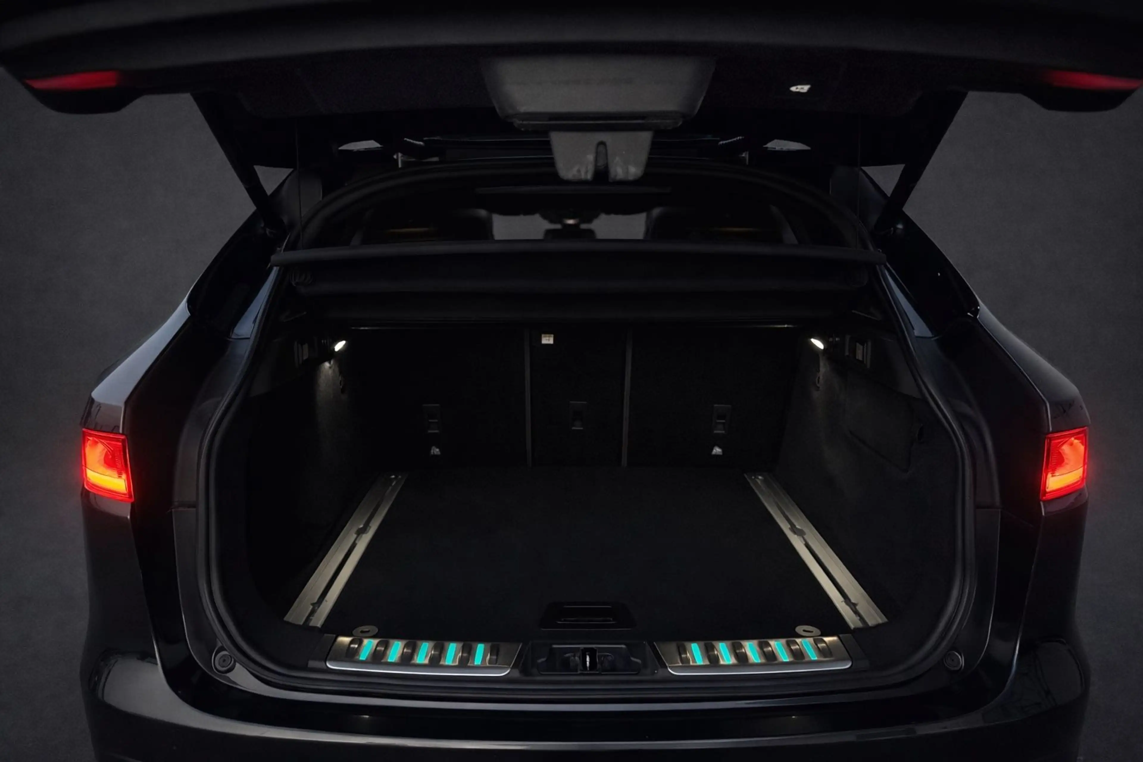 Jaguar F-Pace *R-Sport AWD Aut. LED*Navi*Leder*Kam.*Spur — photo 9