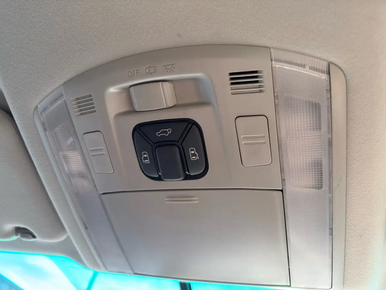Toyota Sienna снимка Toyota Sienna