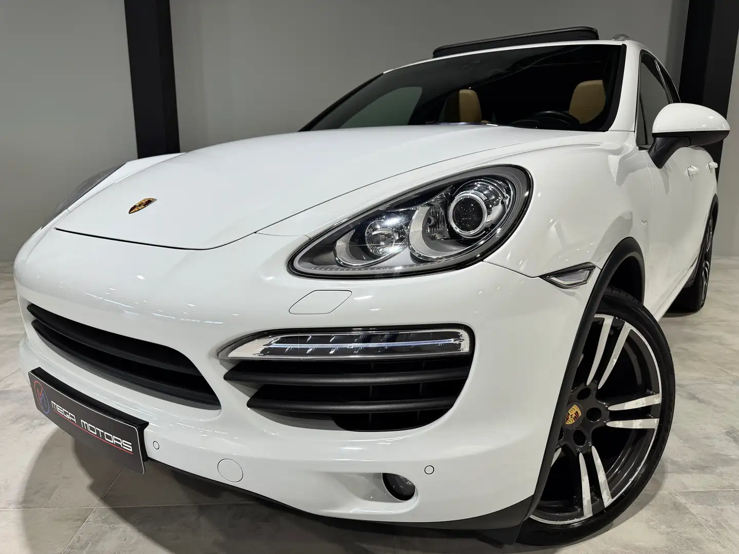 Porsche Cayenne S 4.2 Bi-TURBO V8 382CV "EXCLUSiVE" FULL OPTiONS " Білий - 1