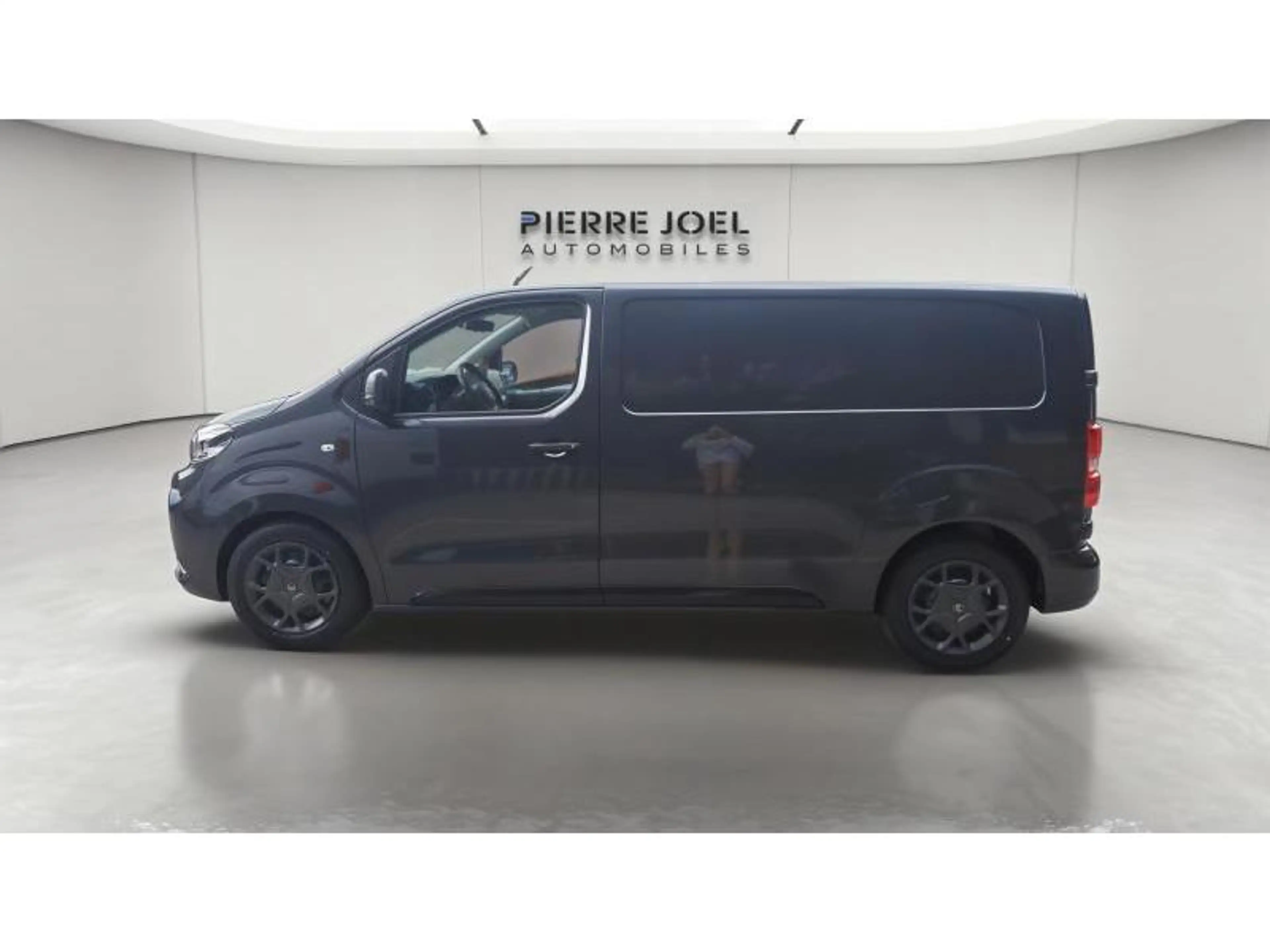 Citroen Jumpy Fourgon M 150CV EAT8 — photo 2