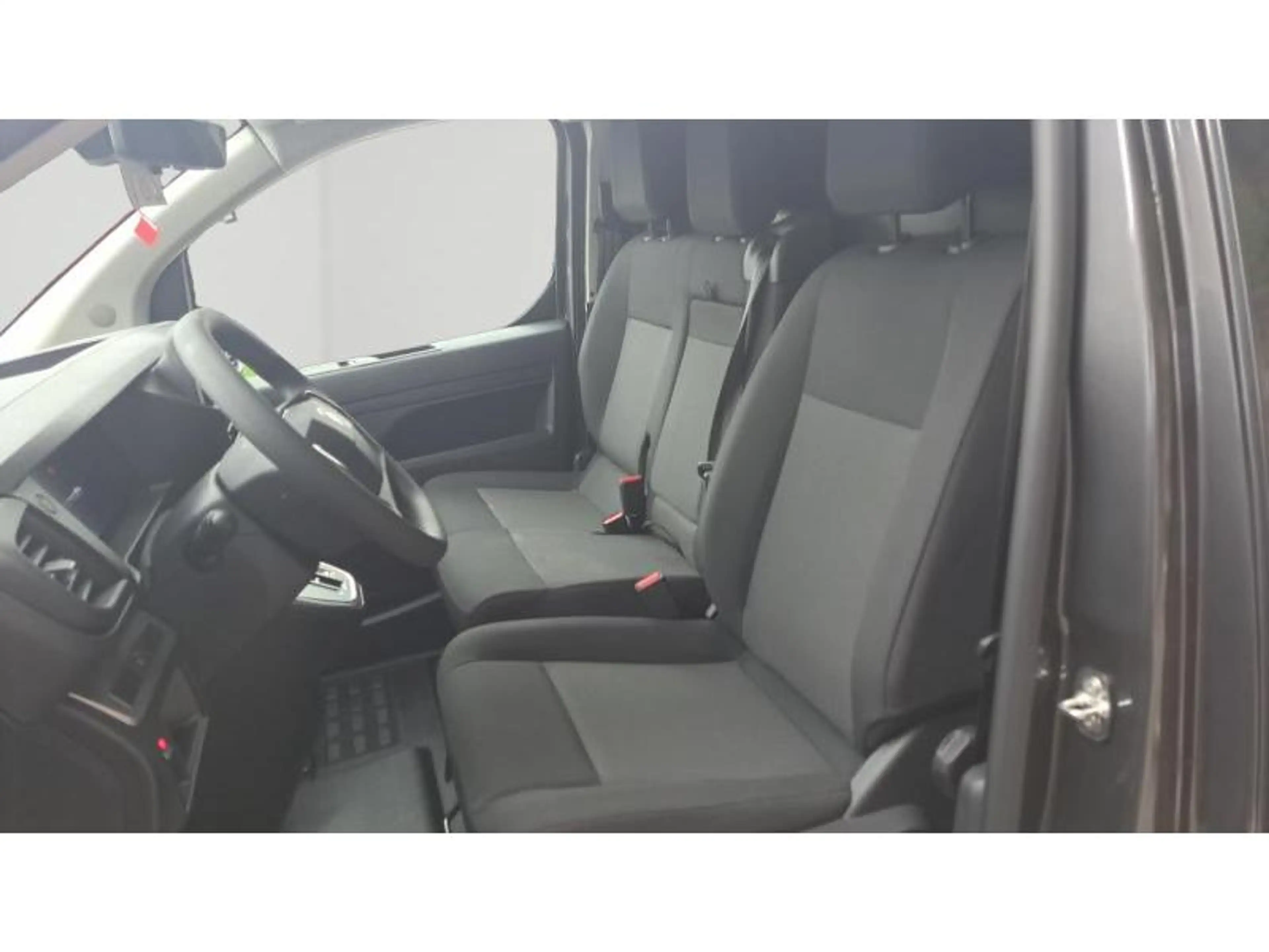 Citroen Jumpy Fourgon M 150CV EAT8 — photo 12
