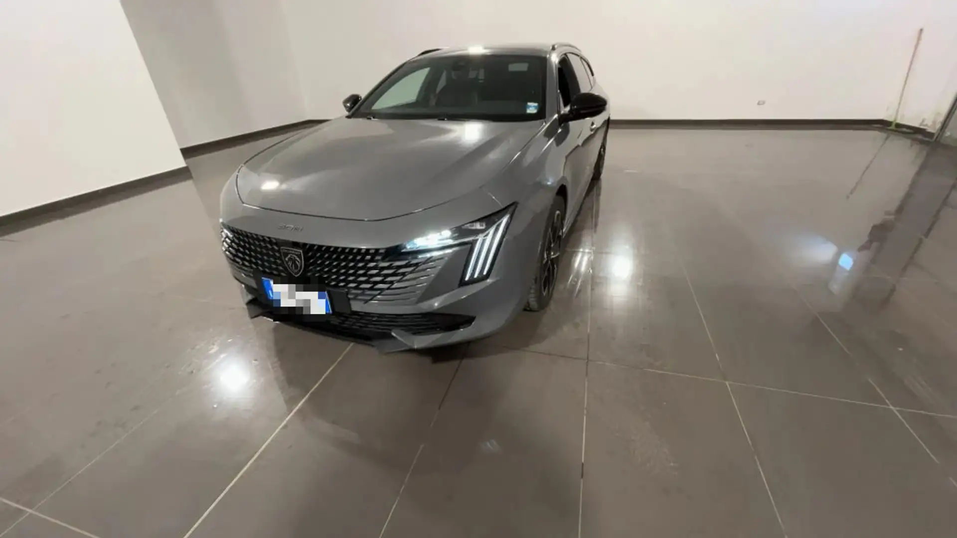 Peugeot 508 BlueHDi 130 EAT8 SW GT Grau - 1