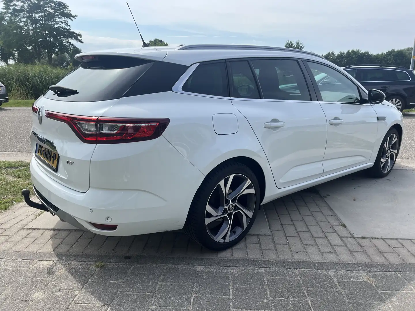 Renault Megane Estate 1.5 dCi GT-Line / Groot scherm / Trekhaak / White - 2