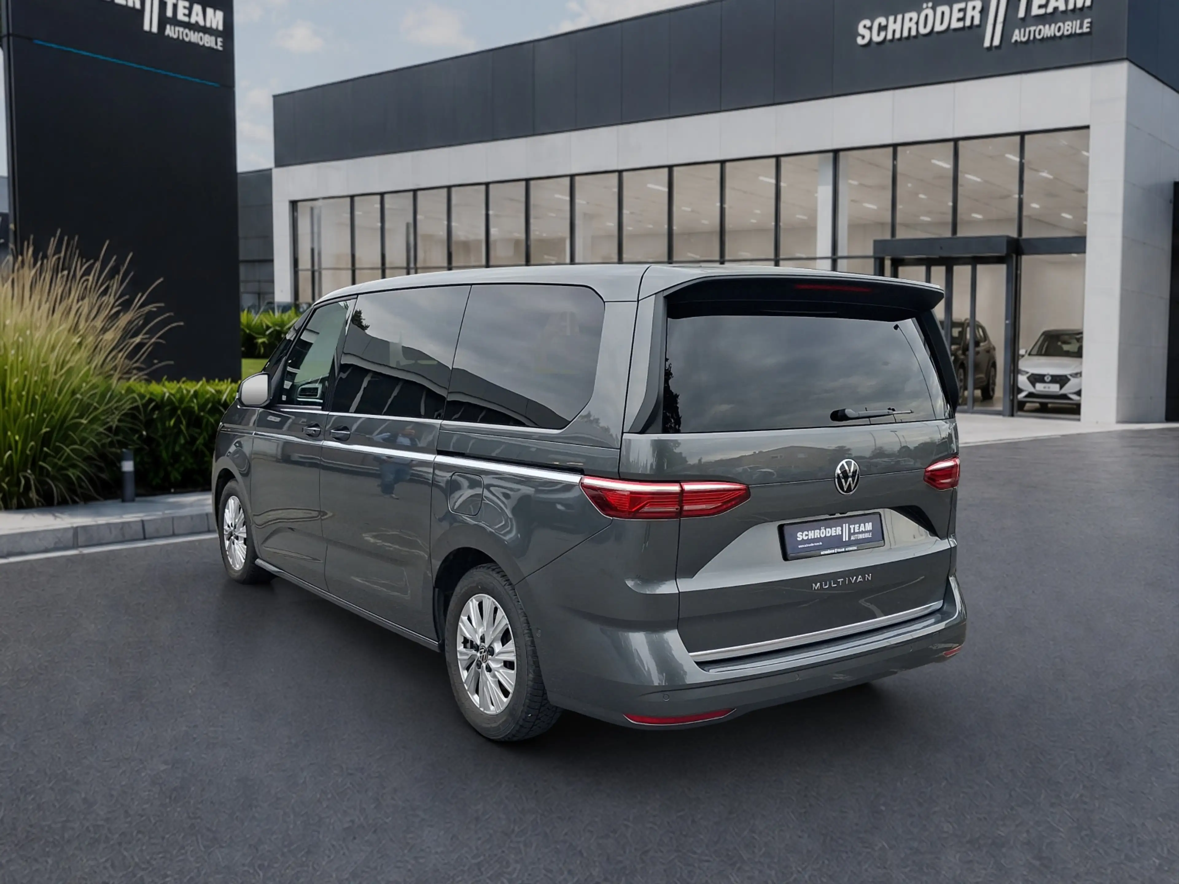Volkswagen LT Multivan Style Lang 2.0 TDI DSG 2,99% Finanzierung — photo 3