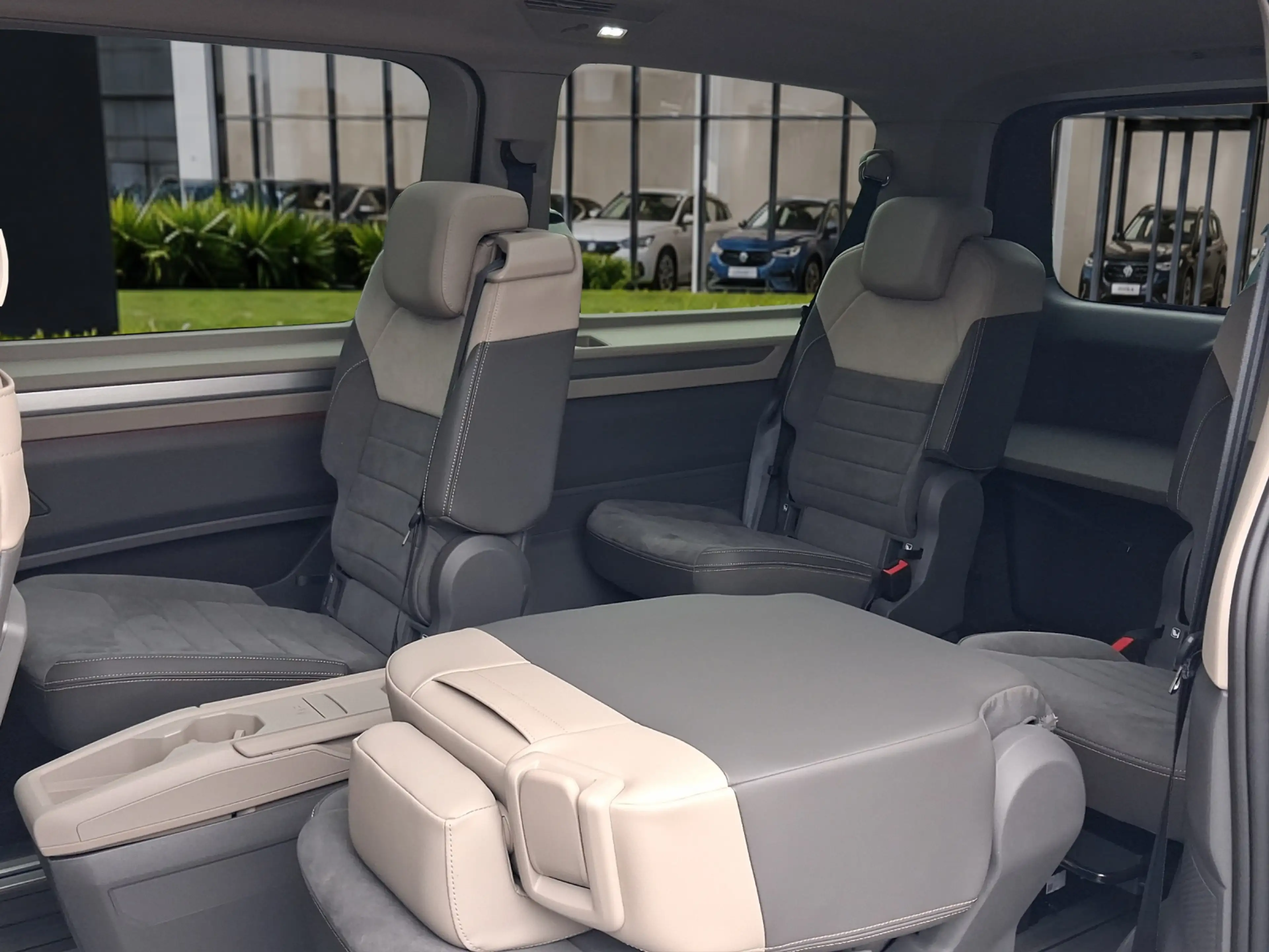 Volkswagen LT Multivan Style Lang 2.0 TDI DSG 2,99% Finanzierung — photo 6
