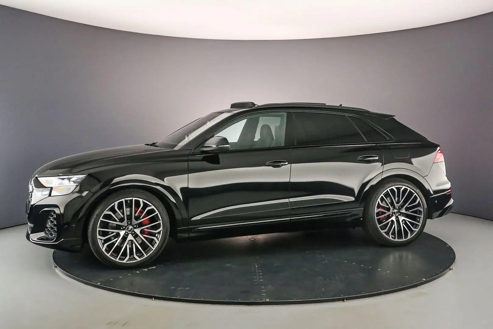 Audi Q8 55 TFSI e 394PK Pro Line S | Pano | B&O | RS Rood Zwart - 2