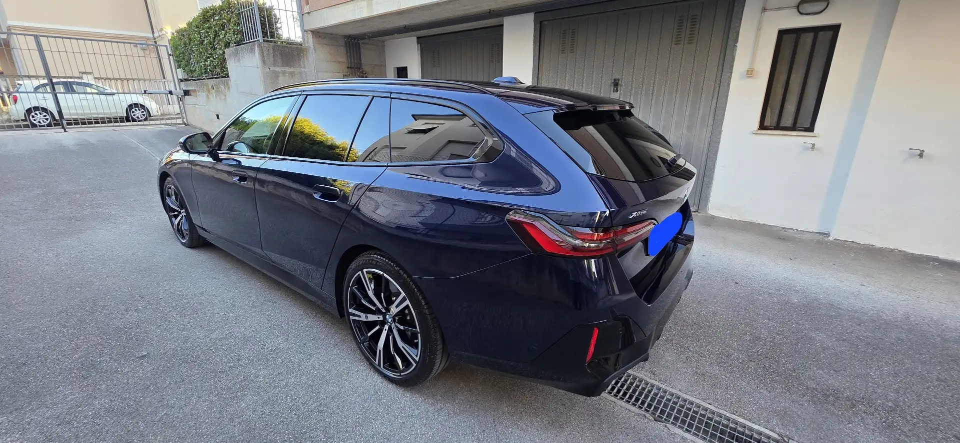 BMW 540 540d Touring 48V xdrive MSport Pro 183kW auto Blu/Azzurro - 2