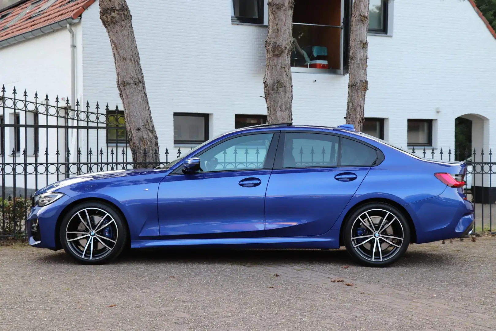 BMW 320 3-serie 320i Executive Edition |M-Sport |Glasdak Blauw - 2