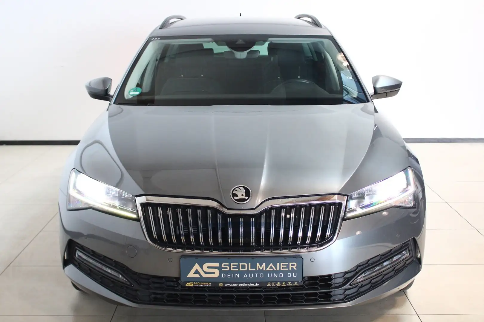 Skoda Superb Combi 2.0 TDI Ambition AHK|ACC|Leder|NAVI Grau - 2