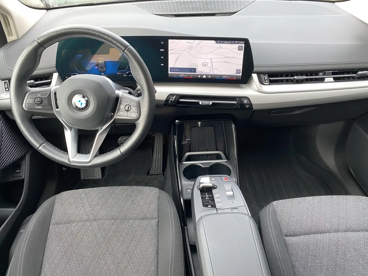 BMW 220 i Active Tourer AHK/CAM/LED+/SH/PRIVACY/K-ZUG - 2