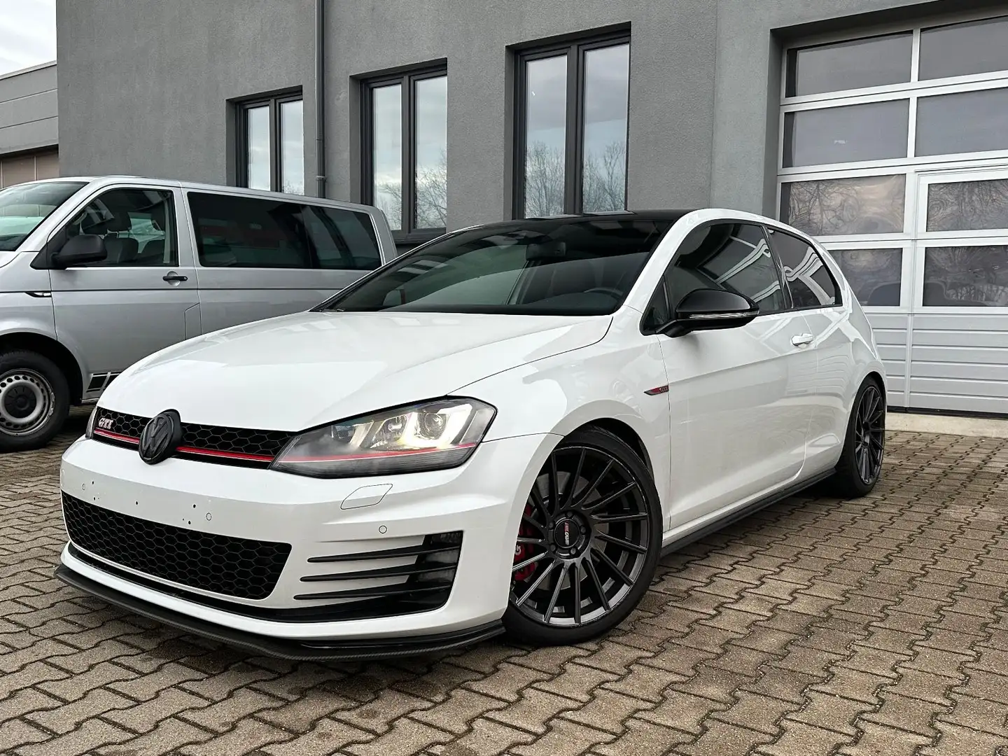 Volkswagen Golf VII Lim. GTI Perf.*3-Türer*1.Hand*Pano*PDC Weiß - 2