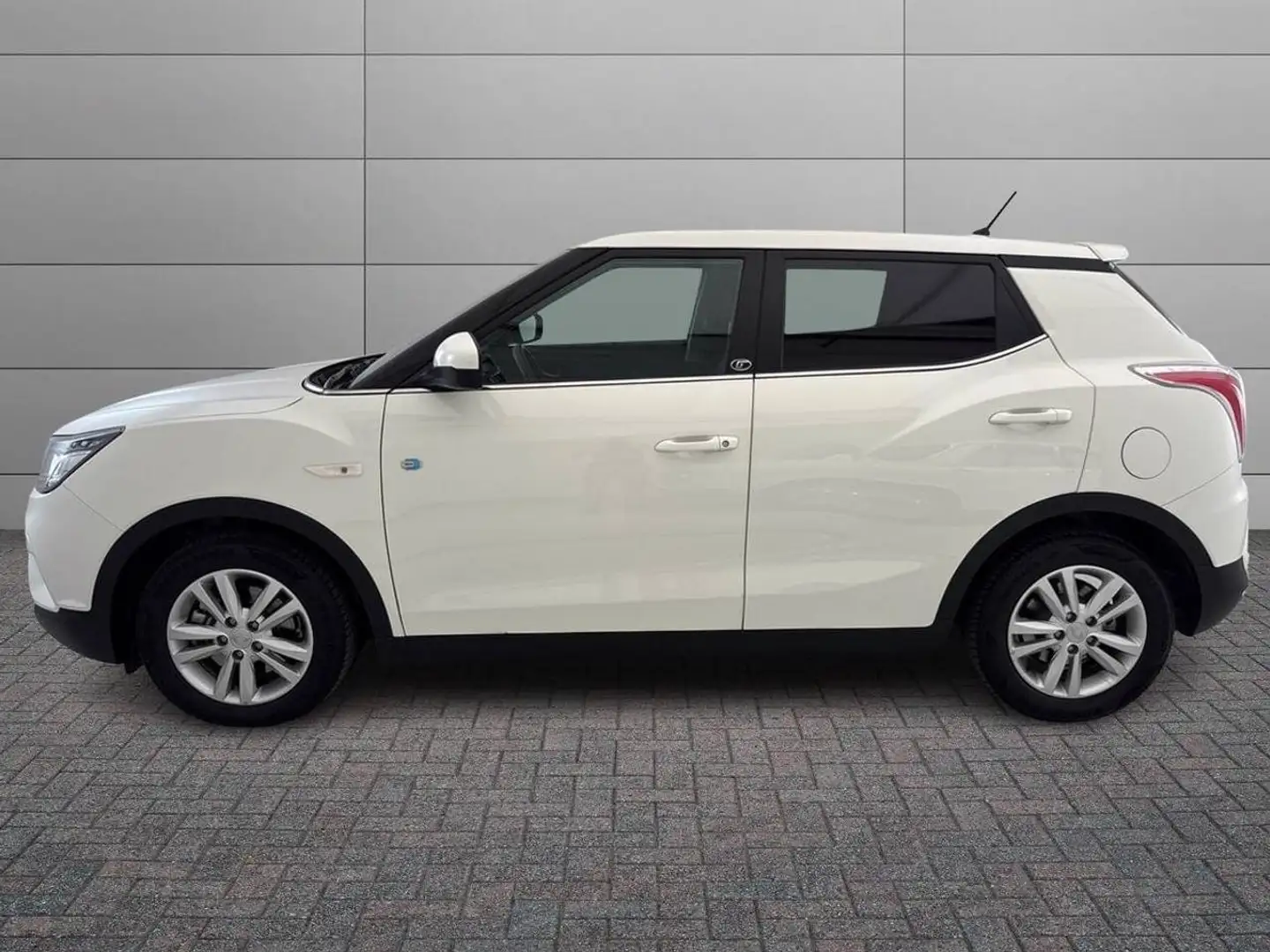 SsangYong Tivoli Tivoli 1.6d Easy 2wd! PREZZO REALE Weiß - 2