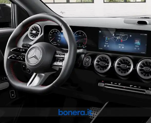 Mercedes-Benz Gla view 6