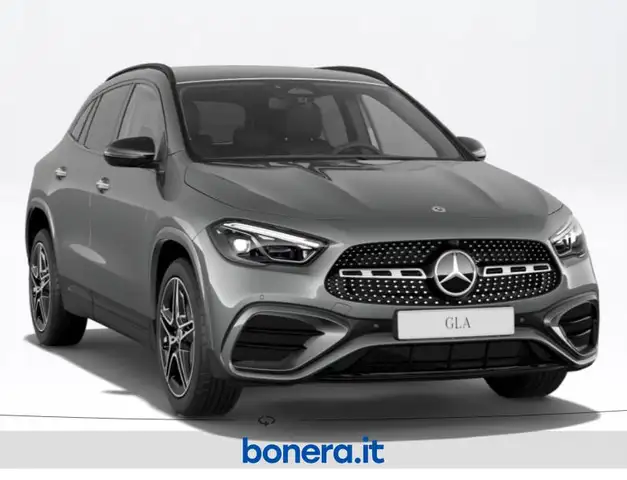 Mercedes-Benz Gla view 2