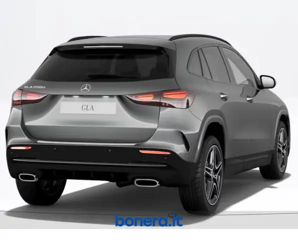 Mercedes-Benz Gla view 3