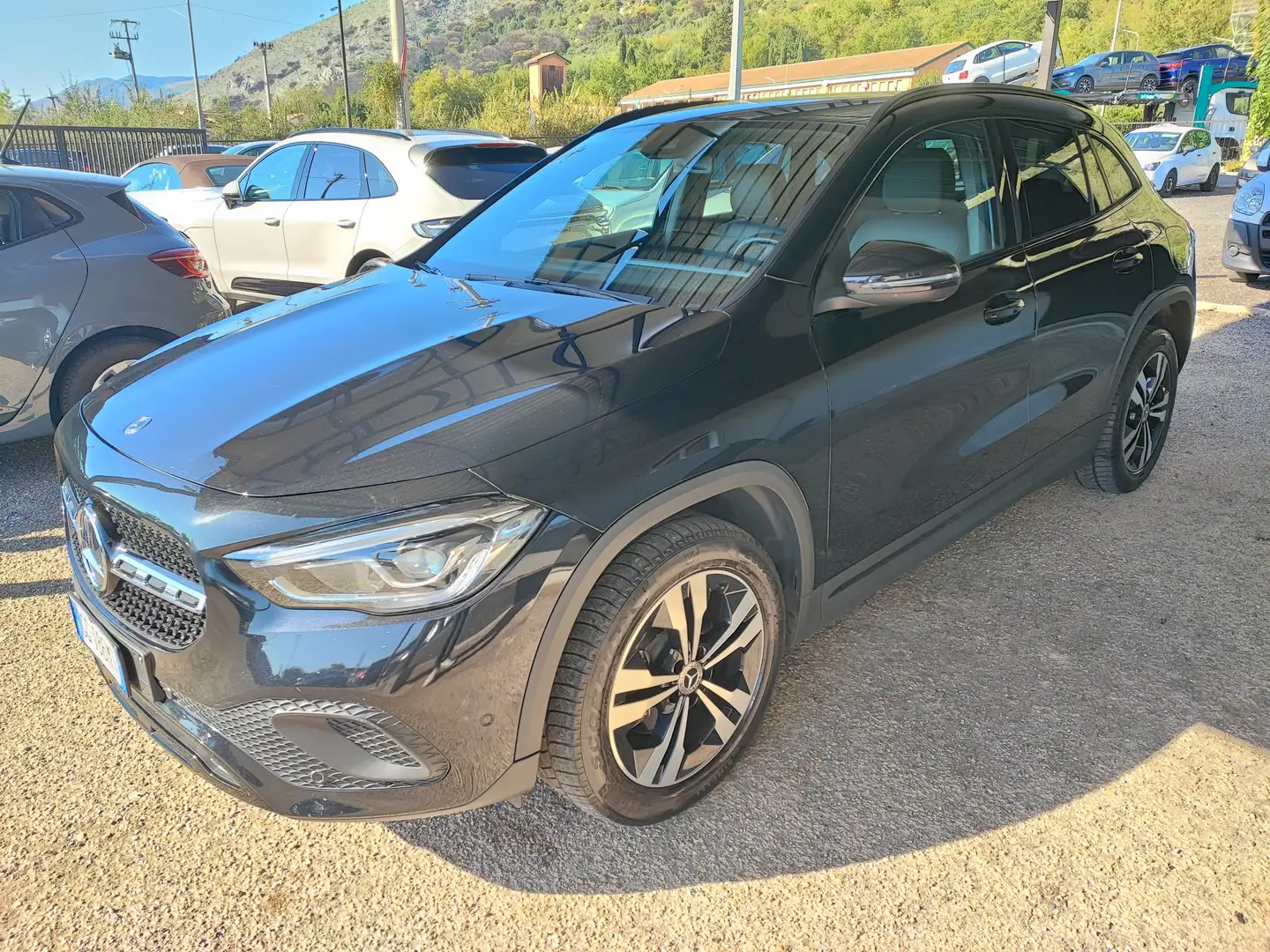 Mercedes-Benz GLA 200 GLA-H247 2020 d Premium 4matic auto Zwart - 1