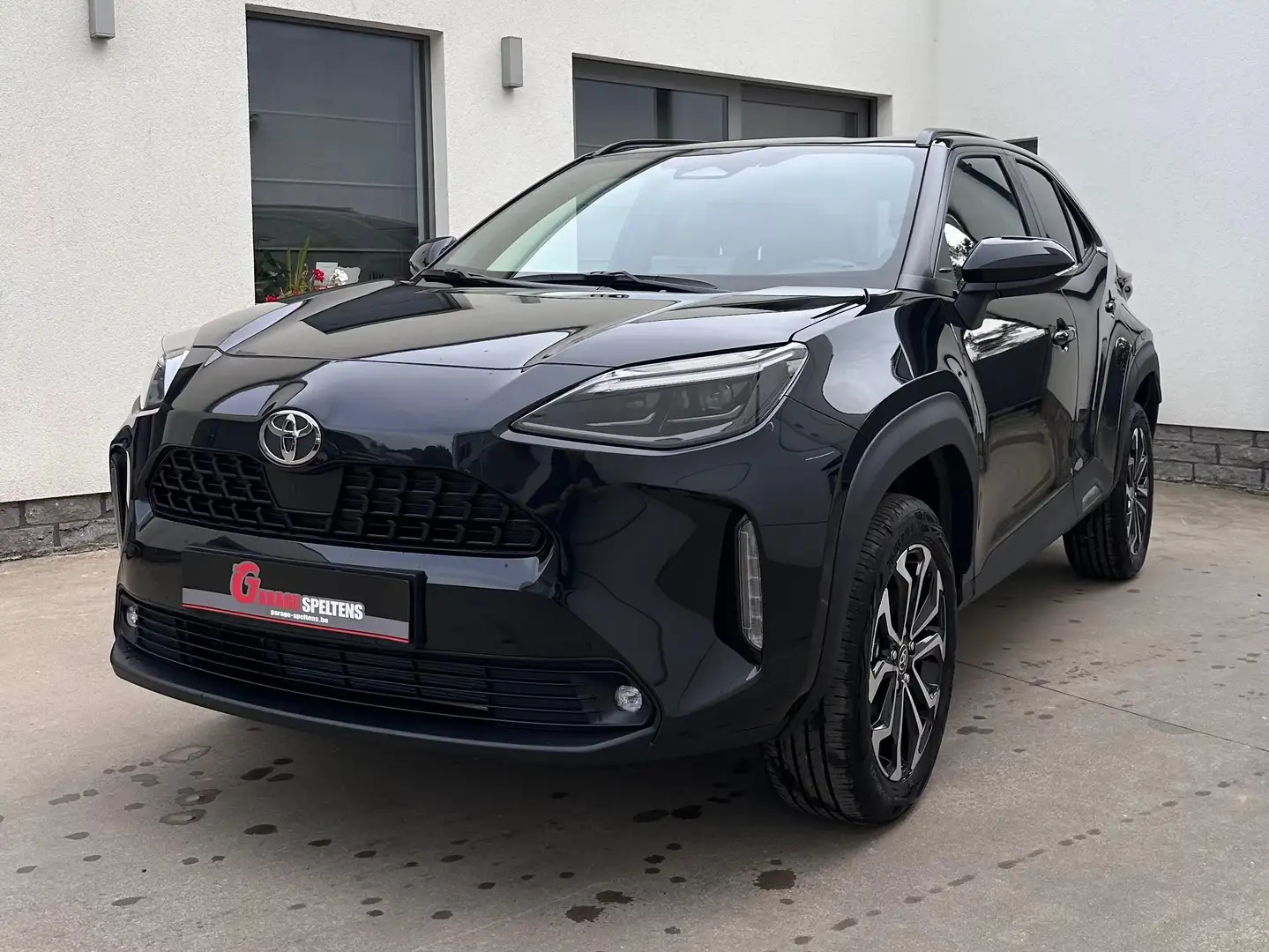 Toyota Yaris Cross Yaris Cross Hybrid 130 1.5 VVT-i Teamplayer Zwart - 2