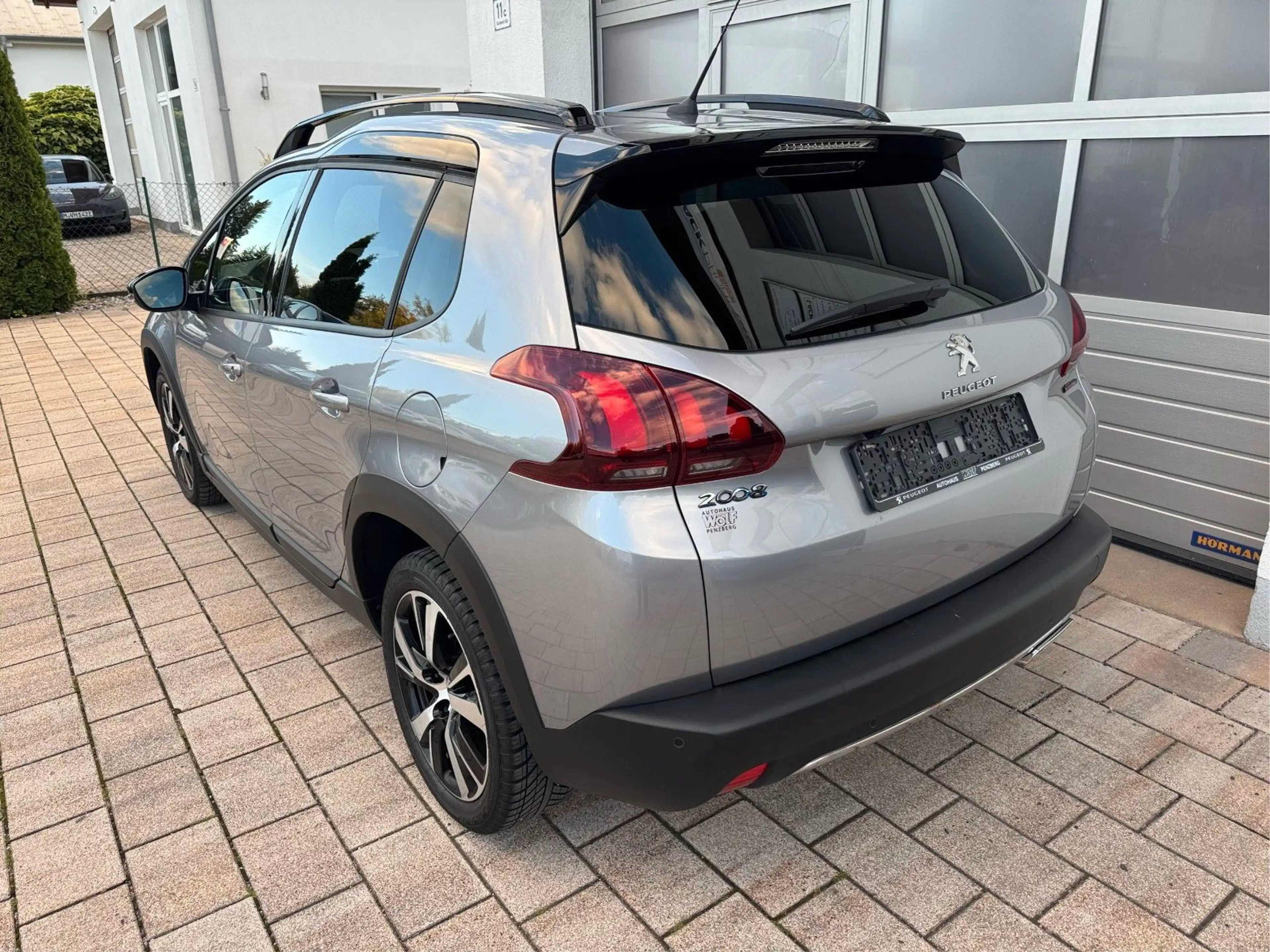 Peugeot 2008 GT-Line Automatik PureTech 110 EAT6 — photo 3