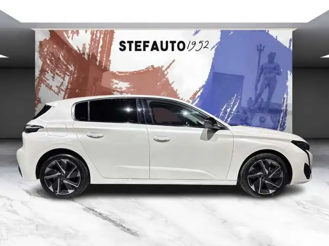 Peugeot 308 view 3