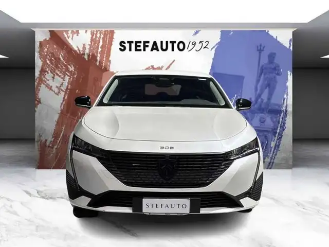 Peugeot 308 view 2