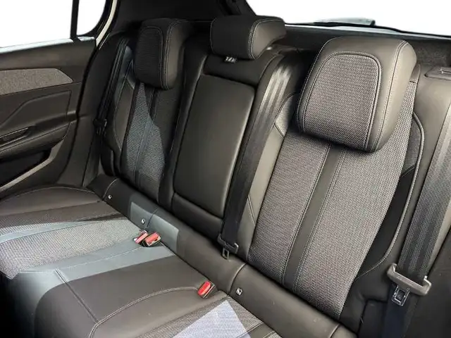 Peugeot 308 view 9