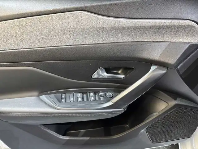 Peugeot 308 view 10