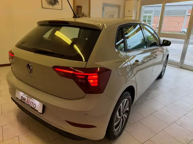 Volkswagen Polo view 10