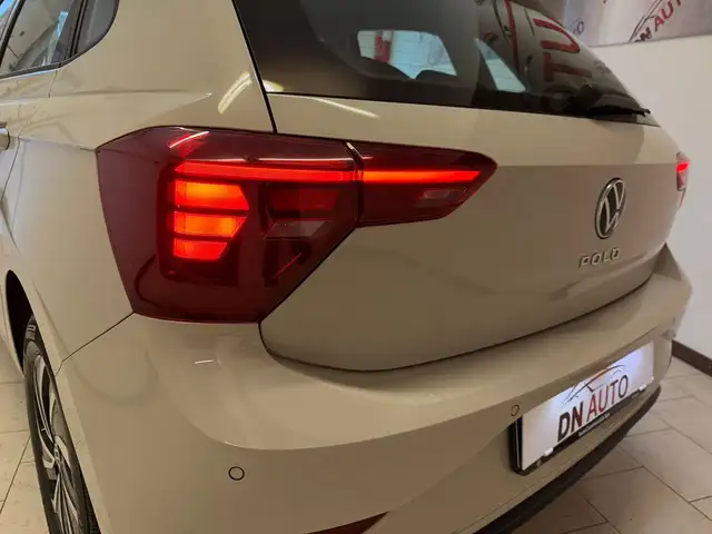 Volkswagen Polo view 11