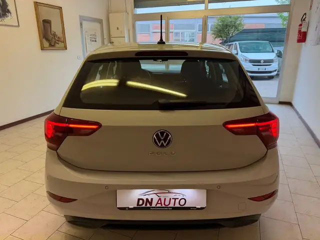 Volkswagen Polo view 9