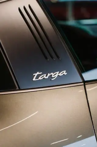 Porsche 911 Targa 4S *SPORTABGASANLAGE / CRONO PAKET / PORSCHE APPROVED BIS 05/2028 / SITZLÜFTUNG / BOSE SOUNDSYSTEM* Ansicht 14