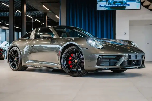 Porsche 911 Targa 4S *SPORTABGASANLAGE / CRONO PAKET / PORSCHE APPROVED BIS 05/2028 / SITZLÜFTUNG / BOSE SOUNDSYSTEM* Ansicht 1