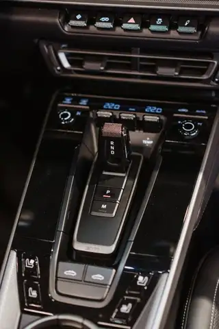 Porsche 911 Targa 4S *SPORTABGASANLAGE / CRONO PAKET / PORSCHE APPROVED BIS 05/2028 / SITZLÜFTUNG / BOSE SOUNDSYSTEM* Ansicht 7