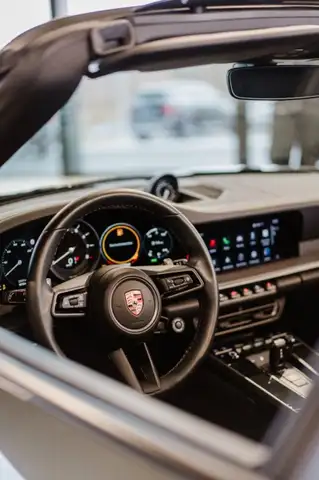 Porsche 911 Targa 4S *SPORTABGASANLAGE / CRONO PAKET / PORSCHE APPROVED BIS 05/2028 / SITZLÜFTUNG / BOSE SOUNDSYSTEM* Ansicht 11
