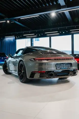 Porsche 911 Targa 4S *SPORTABGASANLAGE / CRONO PAKET / PORSCHE APPROVED BIS 05/2028 / SITZLÜFTUNG / BOSE SOUNDSYSTEM* Ansicht 3