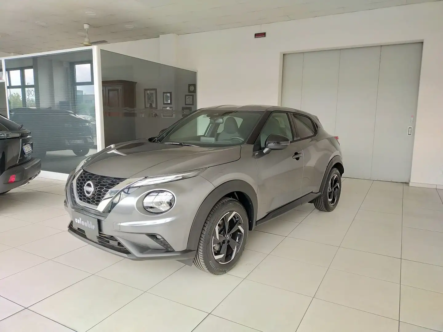 Nissan Juke Juke 1.0 DIG-T 114 CV DCT N-Connecta KM0 Gris - 2