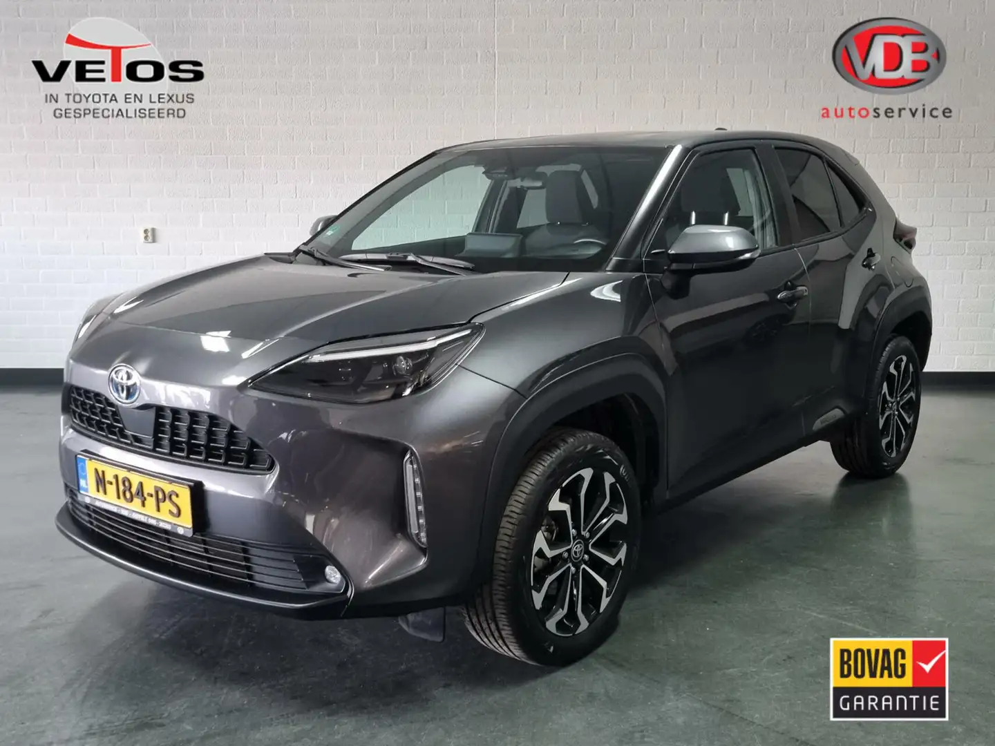 Toyota Yaris Cross 1.5 Hybrid First Edition / Navi / Apple Carplay/An Grijs - 1