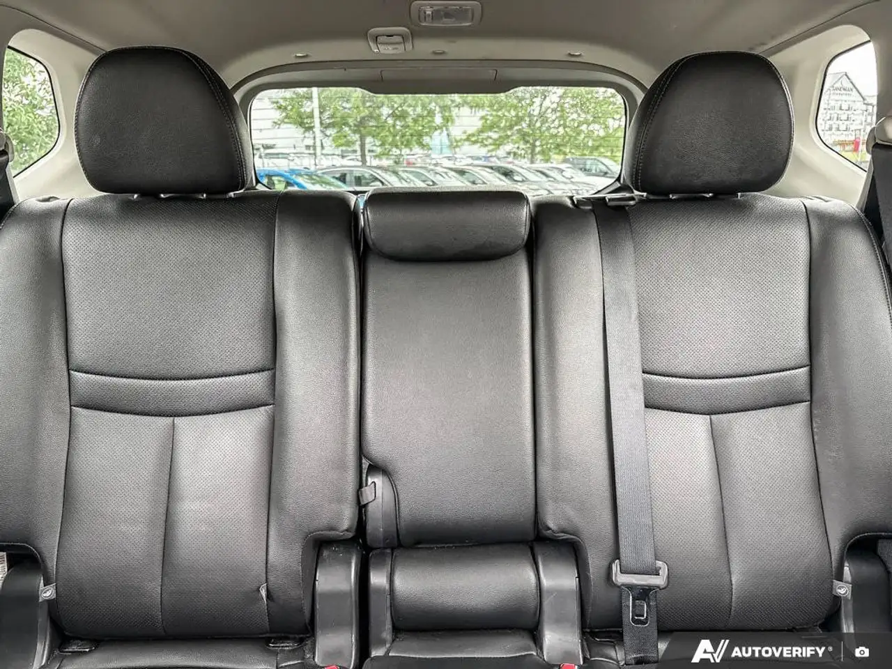 Nissan Rogue fotografie Nissan Rogue