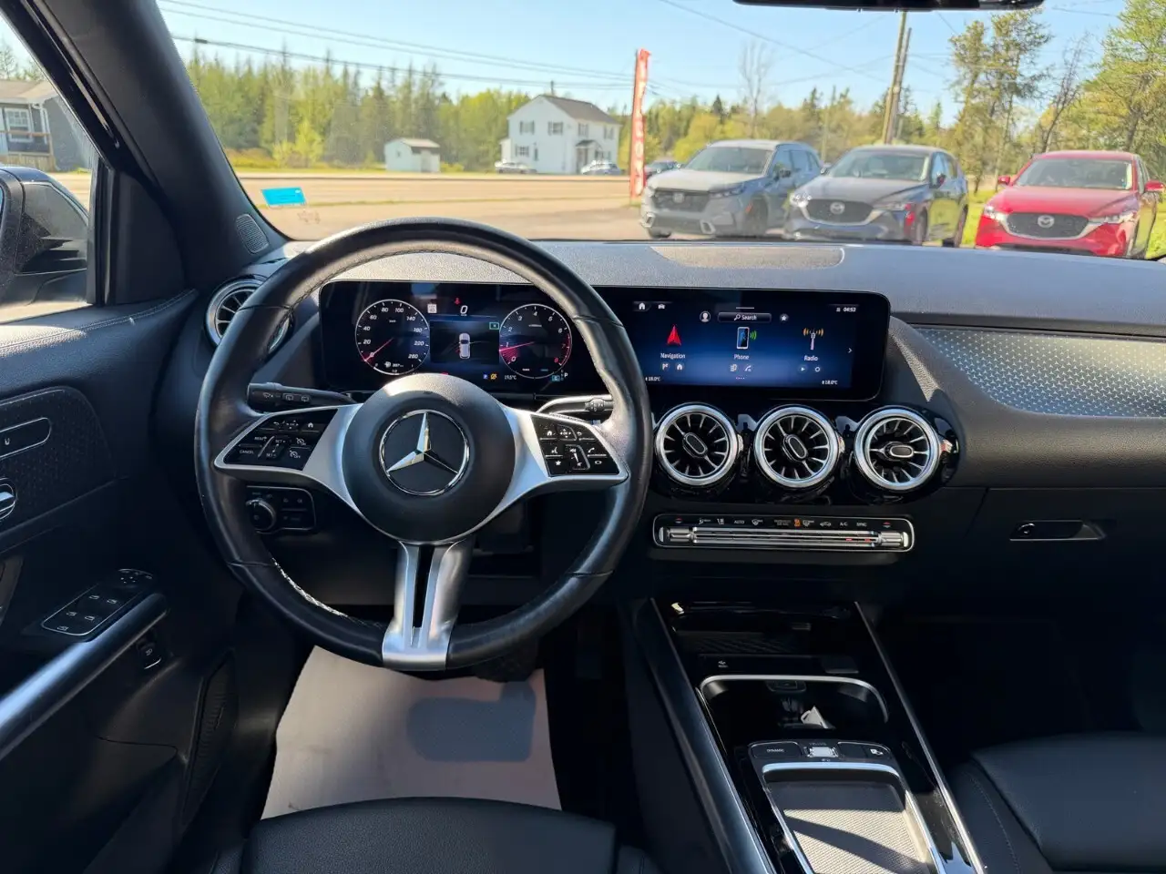 Mercedes-Benz GLA снимка Mercedes-Benz GLA