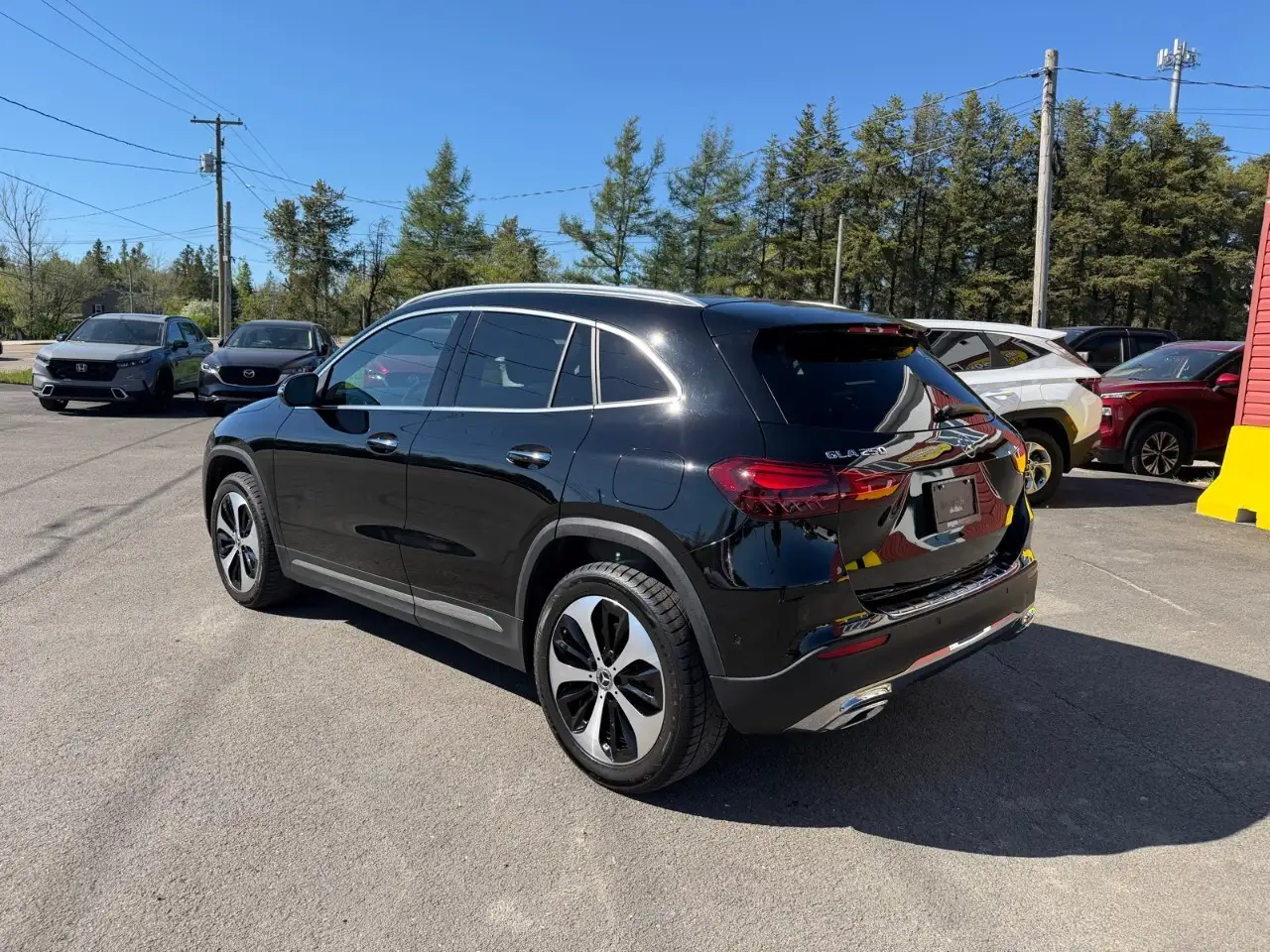 Mercedes-Benz GLA снимка Mercedes-Benz GLA