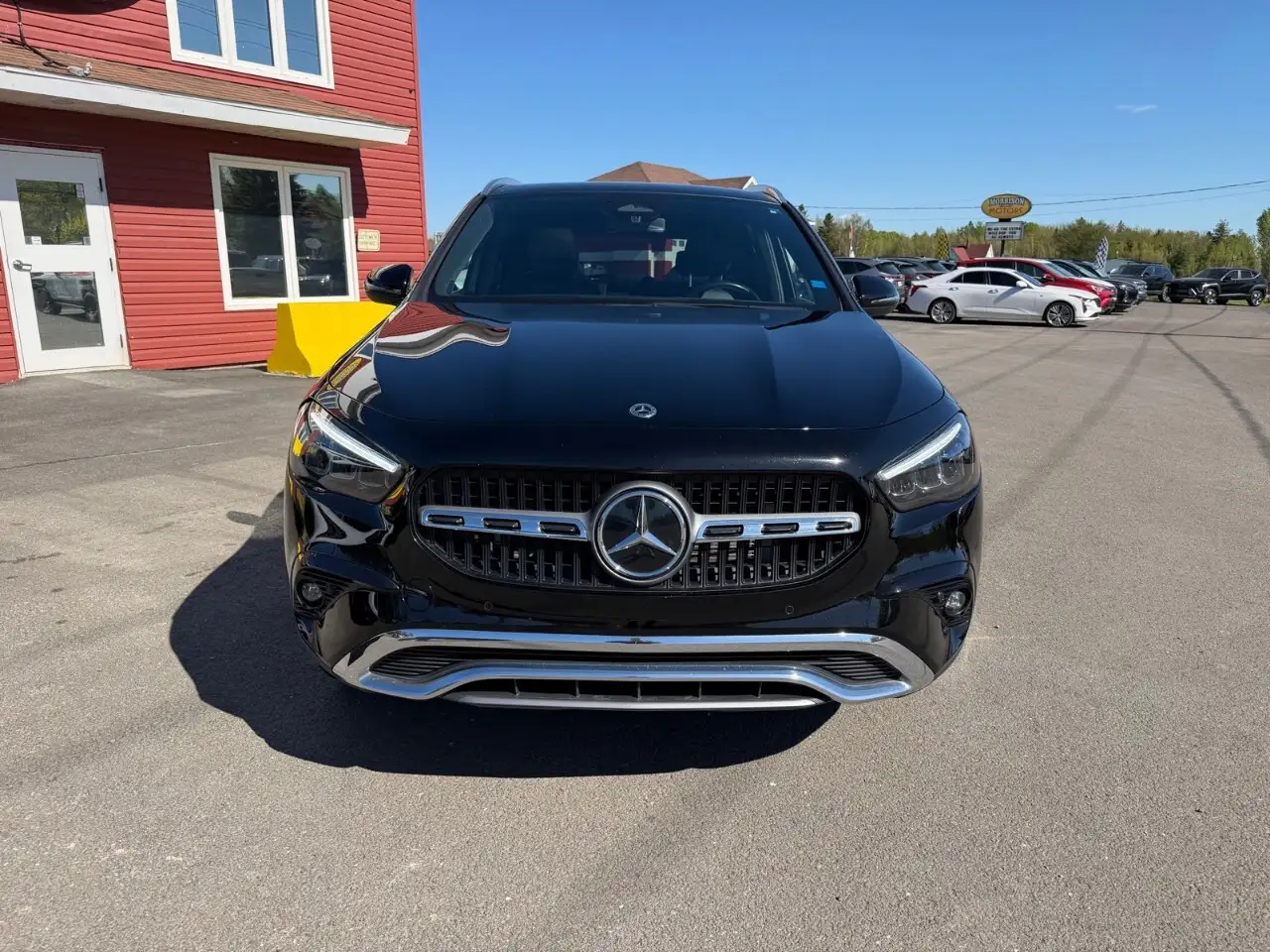 Mercedes-Benz GLA снимка Mercedes-Benz GLA
